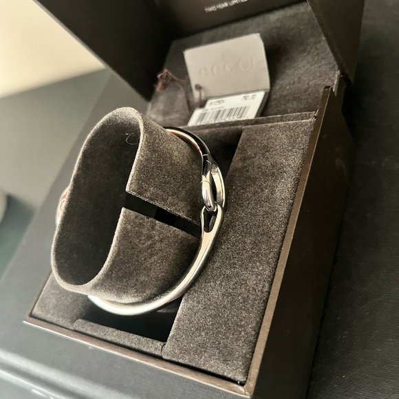Gucci Silver and Cream Watch - Picture 3 of 8